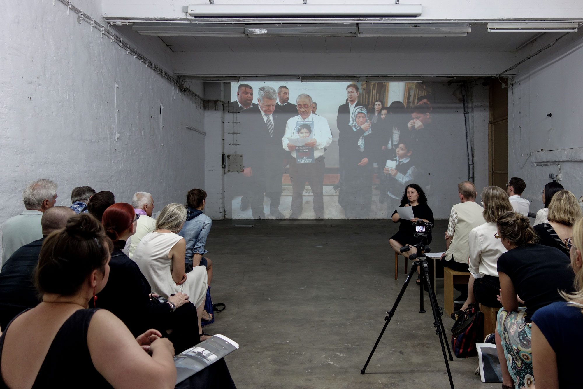 DER WEHRHAHN-ANSCHLAG ALS KONTINUITÄT - Lecture by Ayşe Gueleç  -  01.07.2018 Studio For Artistic Research Natascha Sadr Haghighian Maximiliane Baumgartner Alex Wissel Düsseldorf